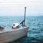 Railblaza dreiteilige Verlängerung 1000 mit Rundumlicht auf einem Angelboot