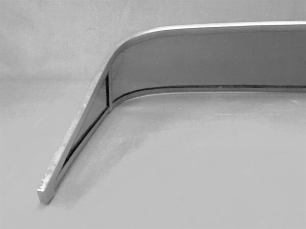 Windshield for sport boats